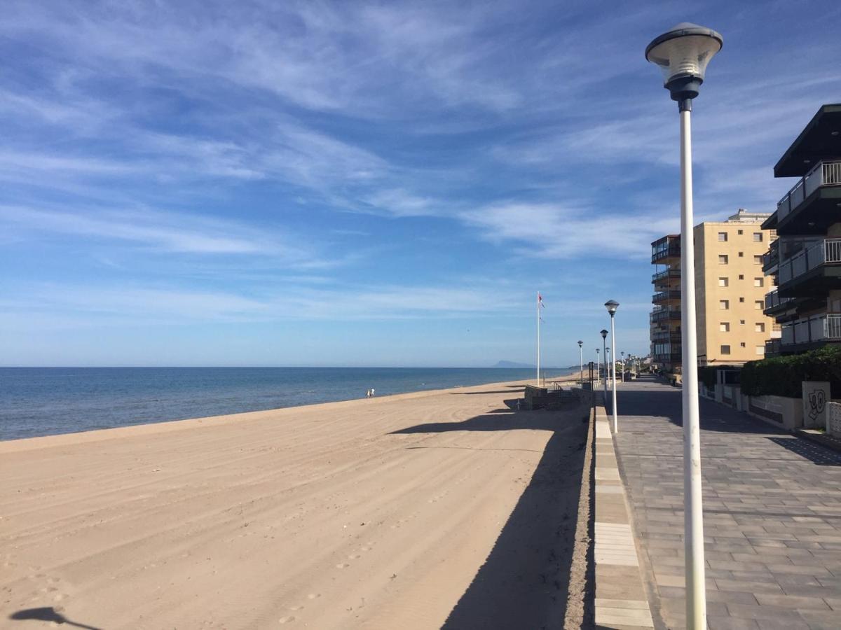 Large Apartment With Sea Views Суека Екстериор снимка